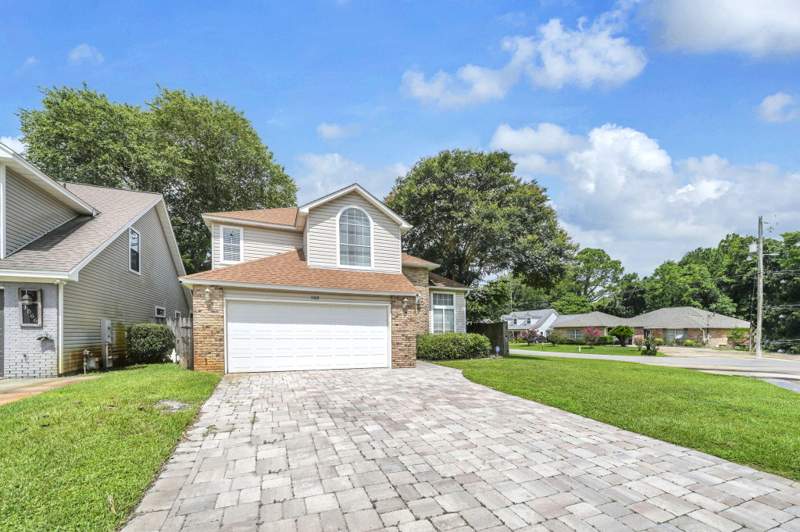4 bedroom Detached Single Family at 1068 Windmill Drive, Windmill Terrace, Fort Walton Beach — photo 3