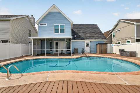 402 Sandy Ridge Circle, home for sale in Mary Esther 32569