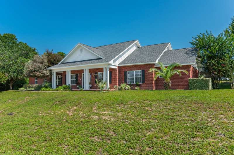 5 bedroom Detached Single Family at 201 Seneca Trail, Indian Trails Ph 3, Crestview — photo 1
