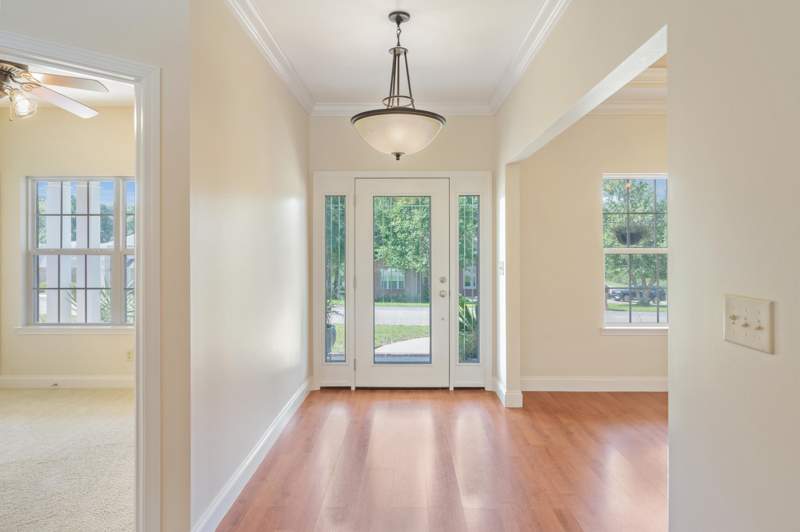 5 bedroom Detached Single Family at 201 Seneca Trail, Indian Trails Ph 3, Crestview — photo 4