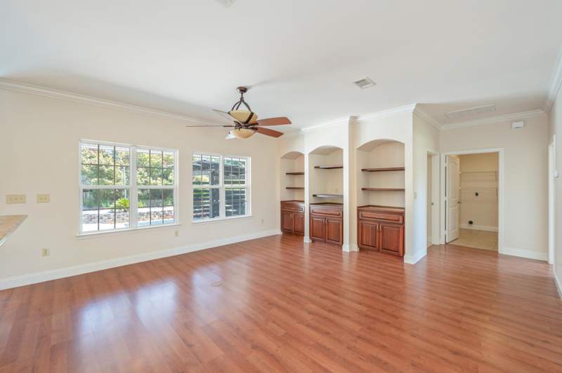 5 bedroom Detached Single Family at 201 Seneca Trail, Indian Trails Ph 3, Crestview — photo 5