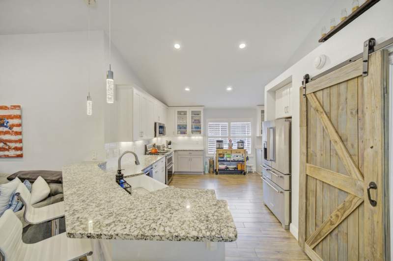 4 bedroom Detached Single Family at 423 Sandy Cay Drive, Paradise Retreat, Miramar Beach — photo 4