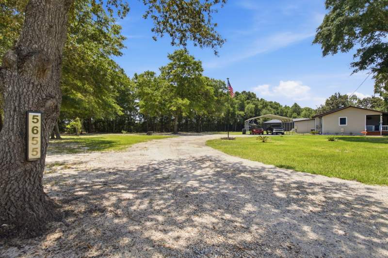 4 bedroom Detached Single Family at 5655 Jv Woolley Road, Crestview, Crestview — photo 2
