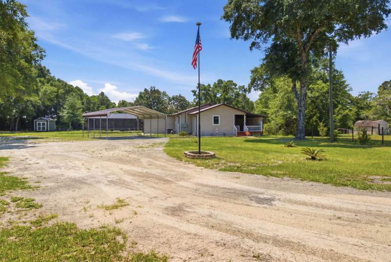 4 bedroom Detached Single Family at 5655 Jv Woolley Road, Crestview, Crestview — photo 4