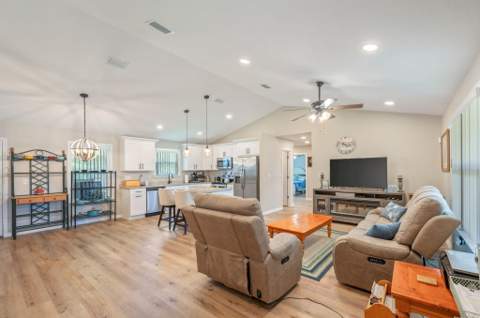 1154 Oakwood Lakes Boulevard, DeFuniak Springs FL - photo 14 of 53