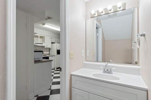 611 Center Street #Unit 10, Fort Walton Beach FL - photo 8 of 13