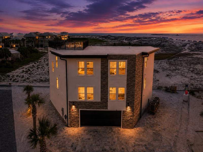 6 bedroom Detached Single Family at 36 Gulf Breeze Court, Holiday Isle, Destin — photo 2