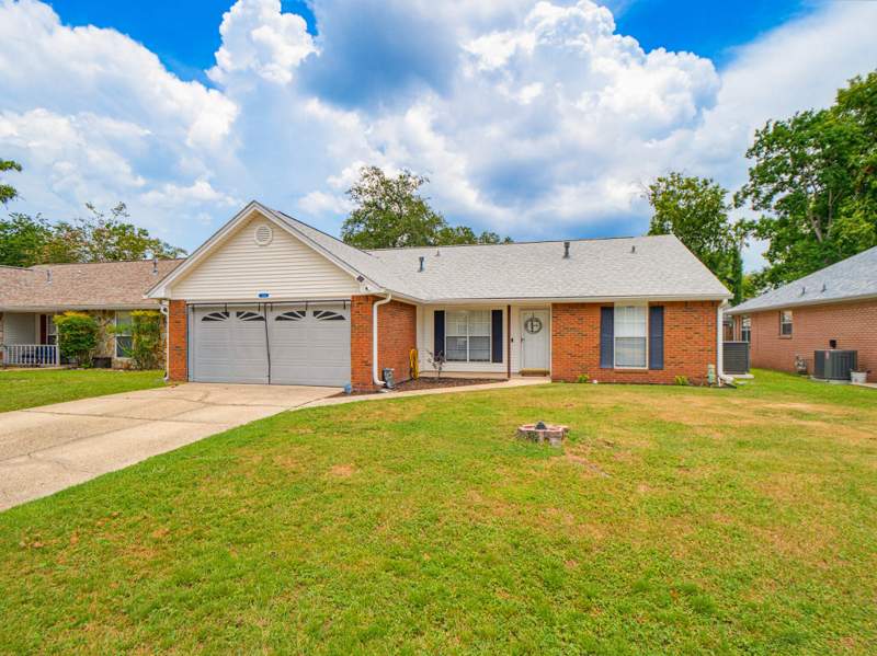 3 bedroom Detached Single Family at 1565 Meadowbrook Court, BLUE PINE VILLAGE PH 3, Niceville — photo 2