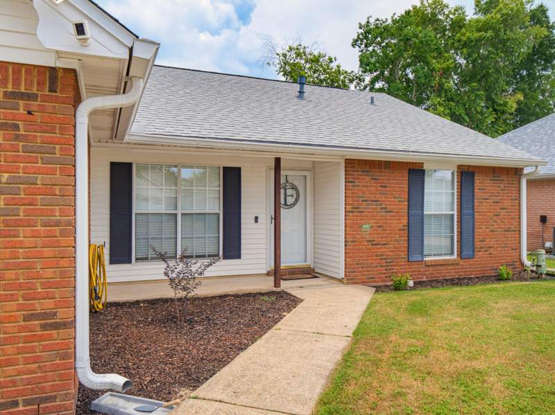 3 bedroom Detached Single Family at 1565 Meadowbrook Court, BLUE PINE VILLAGE PH 3, Niceville — photo 3