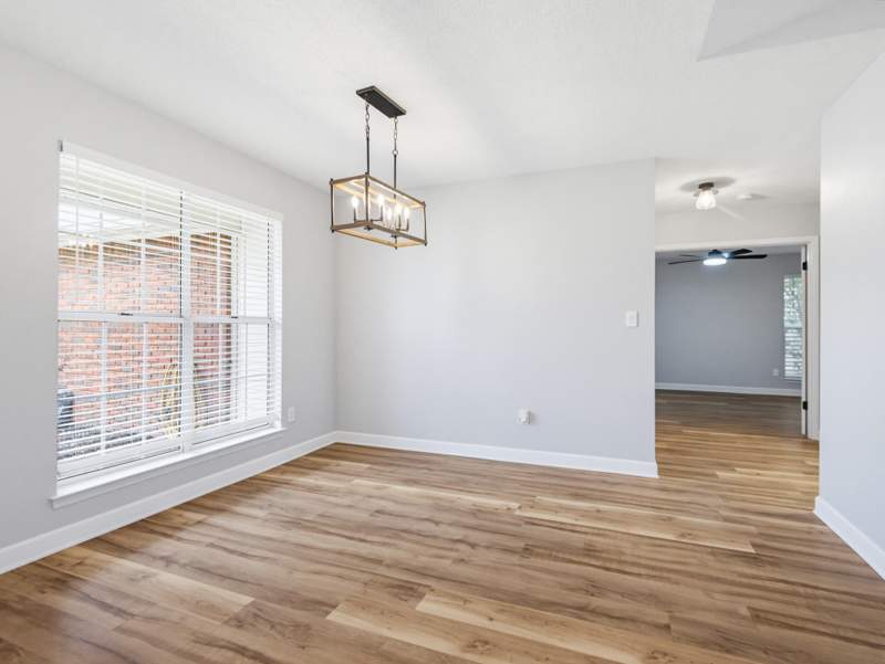 3 bedroom Detached Single Family at 1565 Meadowbrook Court, BLUE PINE VILLAGE PH 3, Niceville — photo 5