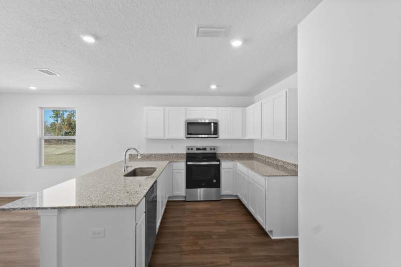 4 bedroom Detached Single Family at 130 Cat Island Circle, Cat Island Estates Enclave, DeFuniak Springs — photo 3