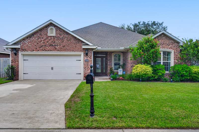 4 bedroom Detached Single Family at 2335 Cummings Drive, Majestic Oaks, Fort Walton Beach — photo 1