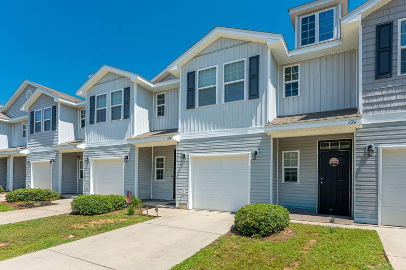 3 bedroom Townhouse at 124 E Iron Horse Drive, Iron Horse T/H, Crestview — photo 3