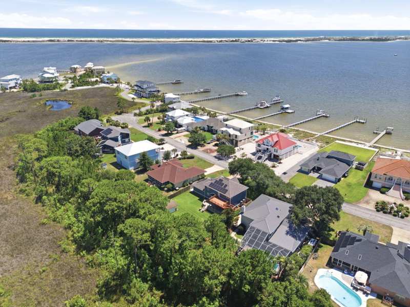4 bedroom Detached Single Family at 159 Shoreline Drive, Emerald Pointe Plat 4, Mary Esther — photo 1