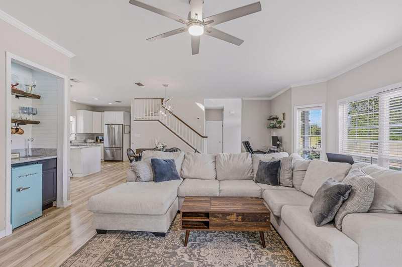 2 bedroom Detached Single Family at 895 Shalimar Court, Shalimar Pointe Ph 1, Shalimar — photo 1