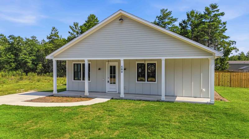 4 bedroom Detached Single Family at 480 Arbour Street, DeFuniak Springs, DeFuniak Springs — photo 3
