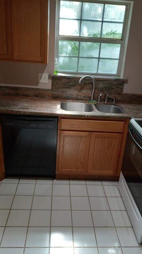2 bedroom Detached Single Family at 4 Forest Breeze Court, Forest Breeze, Fort Walton Beach — photo 4