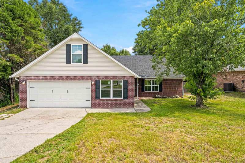 4 bedroom Detached Single Family at 382 Riverchase Boulevard, Riverchase S/D Ph 2, Crestview — photo 1