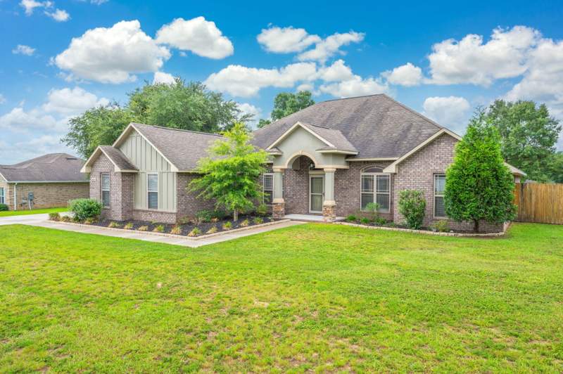 4 bedroom Detached Single Family at 1578 Lena Street, Mossy Oaks Plantation, Baker — photo 2