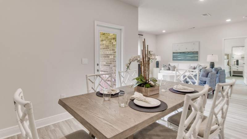 4 bedroom Detached Single Family at 87 Foxtrail Run, Ashton Park Phase III, Freeport — photo 5