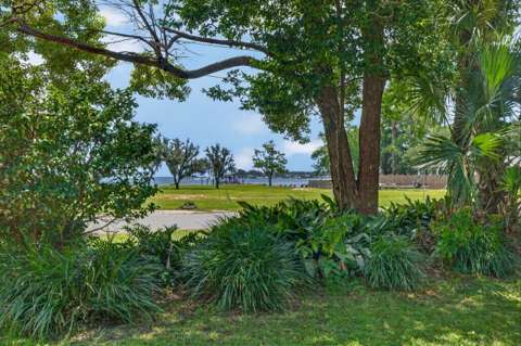 284 NE Beachview Drive, home for sale in Fort Walton Beach 32547