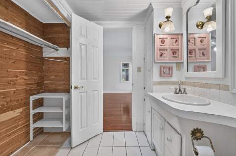 284 NE Beachview Drive, Fort Walton Beach FL - photo 11 of 30