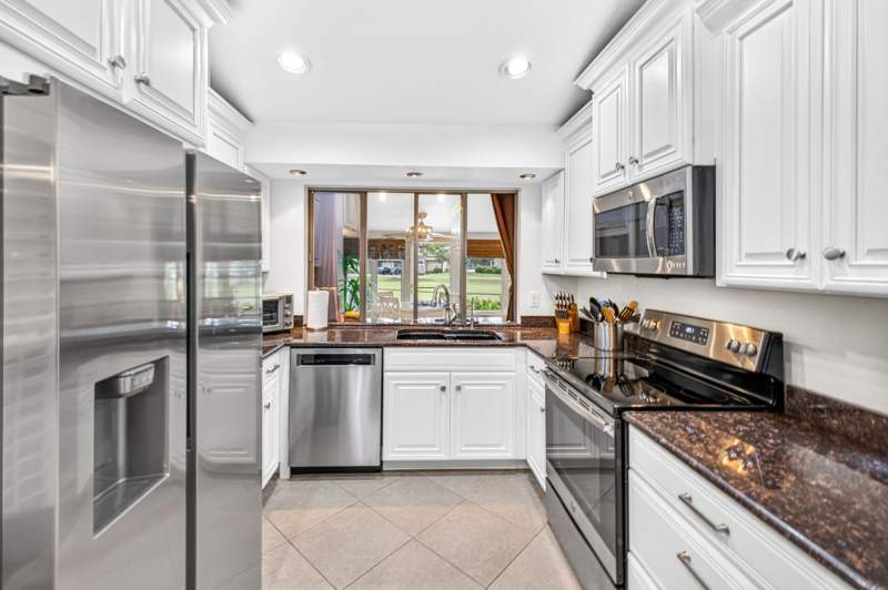 3 bedroom Detached Single Family at 591 Bob O Link Place, Linkside Village II, Miramar Beach — photo 3