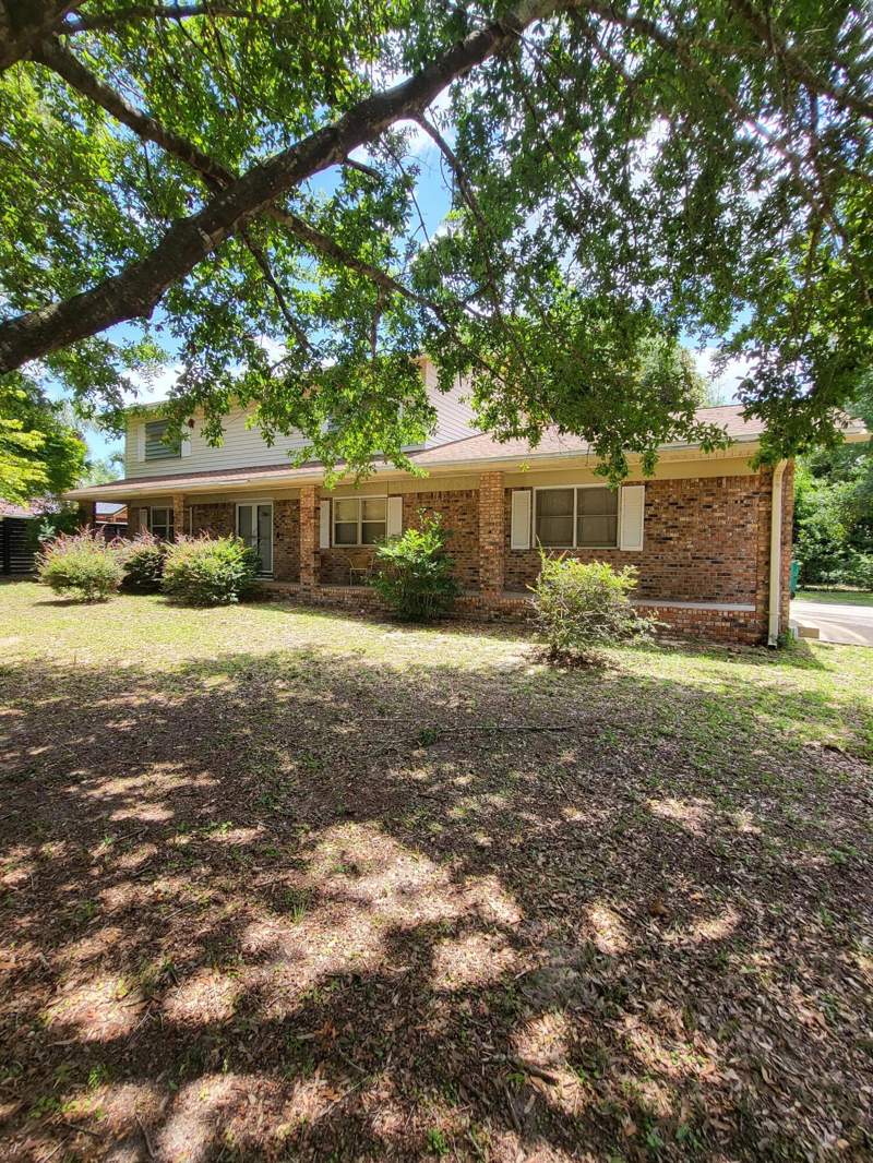 4 bedroom Detached Single Family at 1005 Pine Lake Drive, Pine Shores, Niceville — photo 2