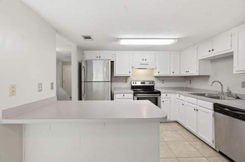 360 Schneider Drive #4, Fort Walton Beach FL - photo 11 of 33
