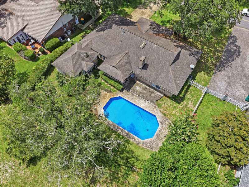 4 bedroom Detached Single Family at 85 Lake Lorraine Circle, Lake Lorraine Estates, Shalimar — photo 1