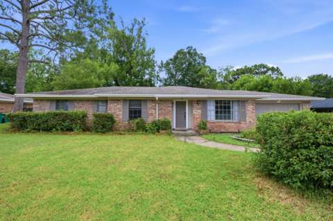 8 Poplar Avenue, home for sale in Shalimar 32579