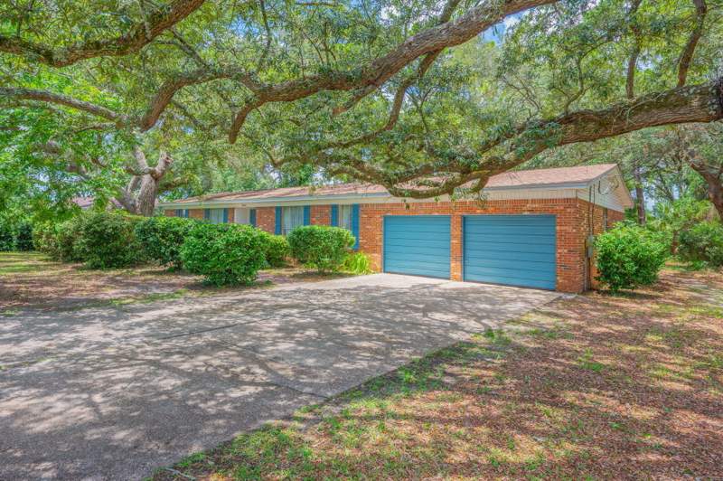 4 bedroom Detached Single Family at 17 8th Avenue, Port Dixie, Shalimar — photo 1