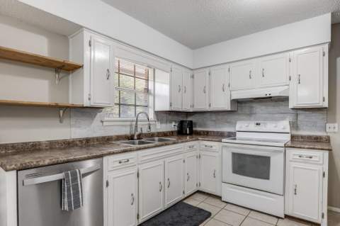 469 Stillwell Boulevard, Crestview FL - photo 12 of 32