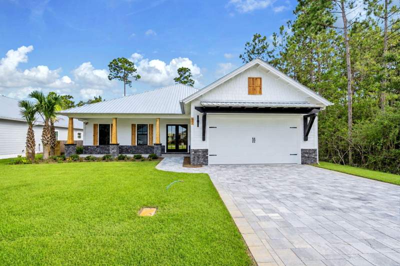 4 bedroom Detached Single Family at 97 Muzzle Street, Bear Creek Ph I, Freeport — photo 2