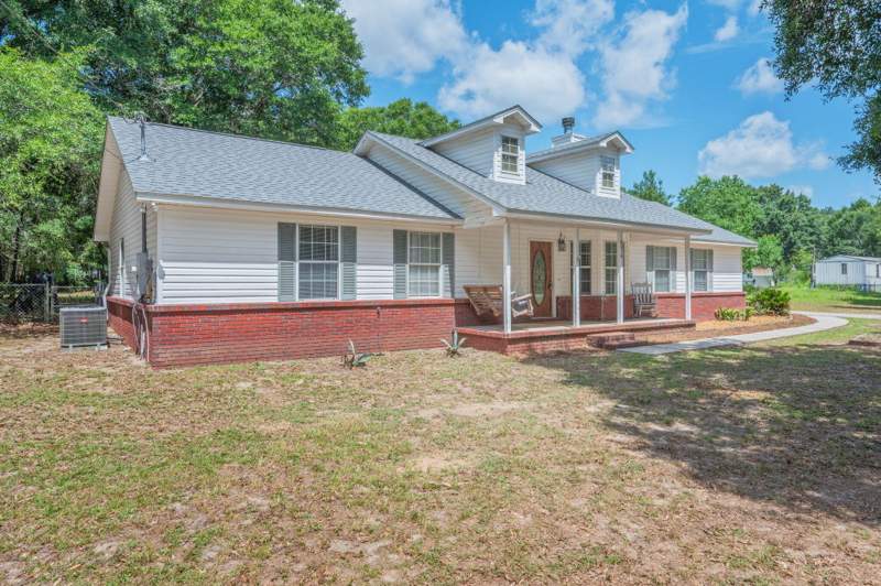 3 bedroom Detached Single Family at 6014 Robin Road, Metes & Bounds, Crestview — photo 3