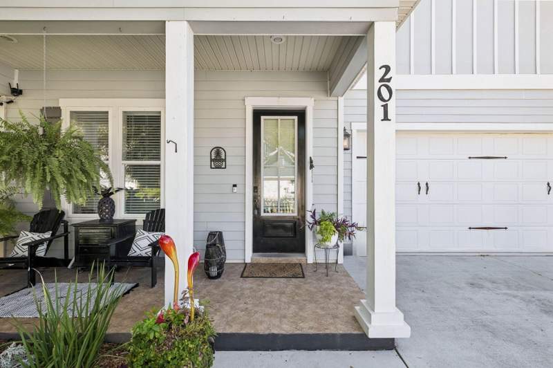 4 bedroom Detached Single Family at 201 Blakely Drew Boulevard, Paradise Cove, Point Washington — photo 3