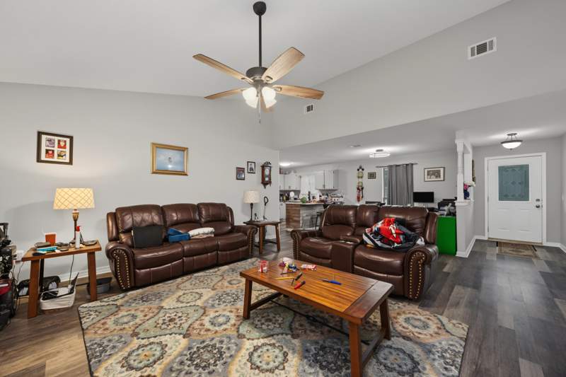 3 bedroom Detached Single Family at 2617 S St Highway 81 South, Metes & Bounds, Ponce De Leon — photo 4