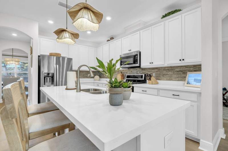 4 bedroom Detached Single Family at 283 Sweet Tea Lane, Hammock Bay, Freeport — photo 4
