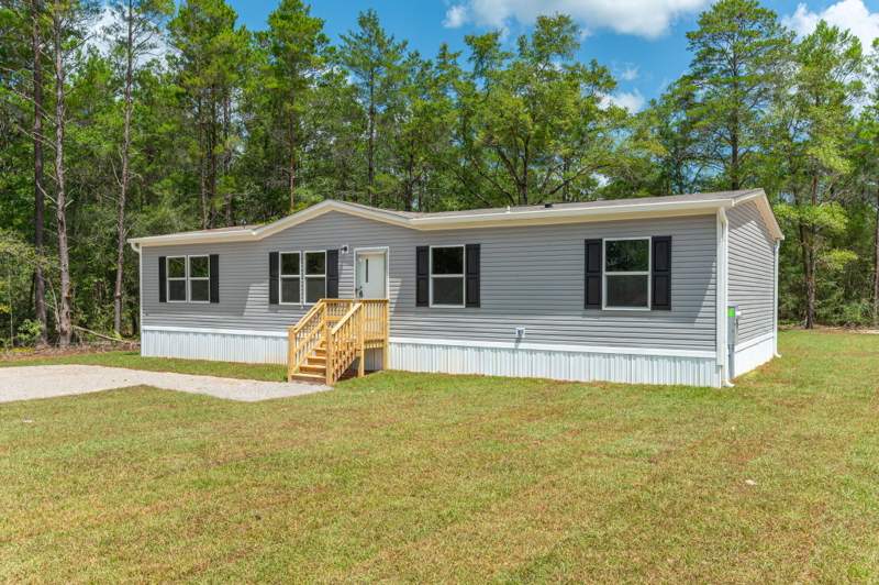4 bedroom Manufactured Home at 72 W Hyacinth Avenue, Oakwood Hills Unit 1, DeFuniak Springs — photo 3