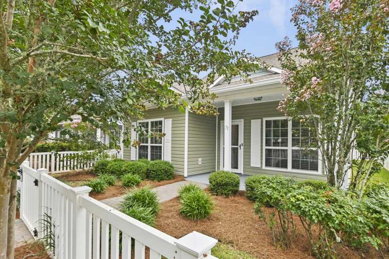 4 bedroom Detached Single Family at 71 Nelly Street, Hammock Bay, Freeport — photo 1