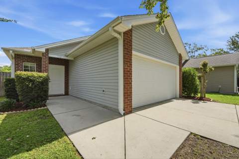 102 Matt Boulevard, Niceville FL - photo 6 of 38