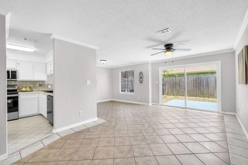 2 bedroom Townhouse at 37 Log Place, Pine Ridge Trace Resub, Destin — photo 2