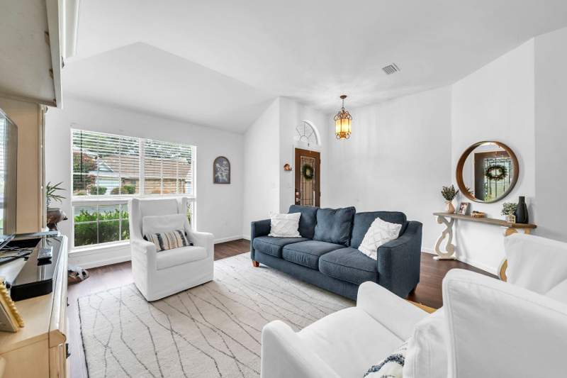 3 bedroom Detached Single Family at 4198 Whitetail Circle, Magnolia Forest S/D Ph 2, Niceville — photo 4