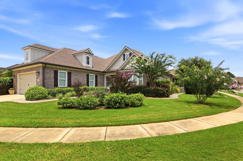 4 bedroom Detached Single Family at 183 Meadow Lake Drive, Hammock Bay, Freeport — photo 2