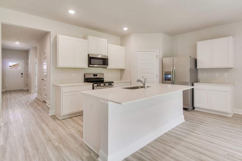 4 bedroom Detached Single Family at 6827 Fresh Meadow Lane, Heritage Plantation Phase 2, Laurel Hill — photo 4