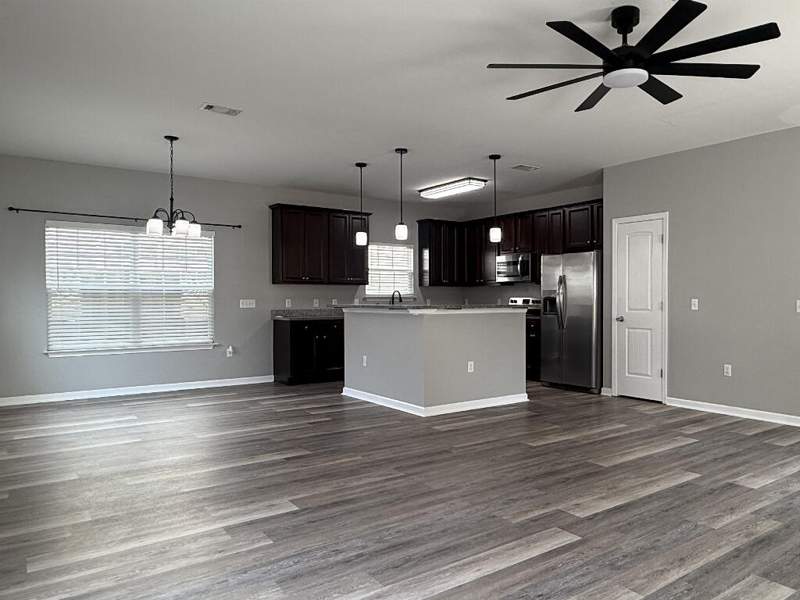 4 bedroom Detached Single Family at 129 Matt Boulevard, Redwood Village, Niceville — photo 5