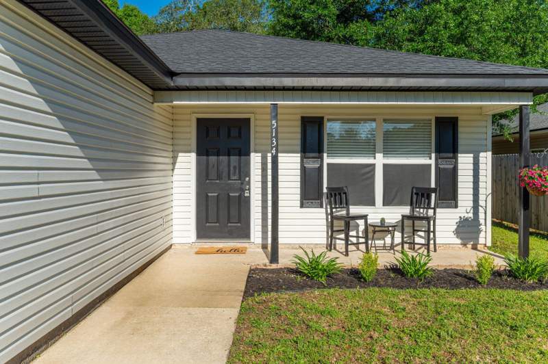 3 bedroom Detached Single Family at 5134 S Lake Drive, Morris Addn To Crestview, Crestview — photo 3