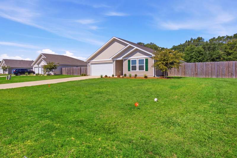 4 bedroom Detached Single Family at 115 Cora Road, Pinehurst Estates, DeFuniak Springs — photo 2