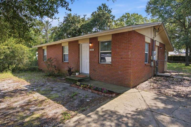 3 bedroom Detached Single Family at 1005 Pinetree Road, Seashore Village, Mary Esther — photo 2