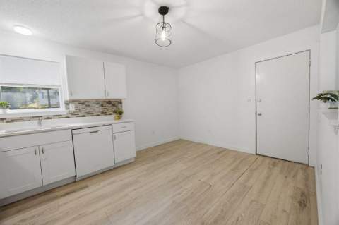 1005 Pinetree Road, Mary Esther FL - photo 11 of 46